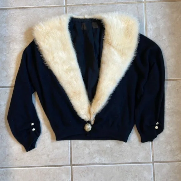 Vintage Pringle Of Scotland Cashmere Cardigan Sweater Jacket Mink Fur Collar S-M - Picture 3 of 11